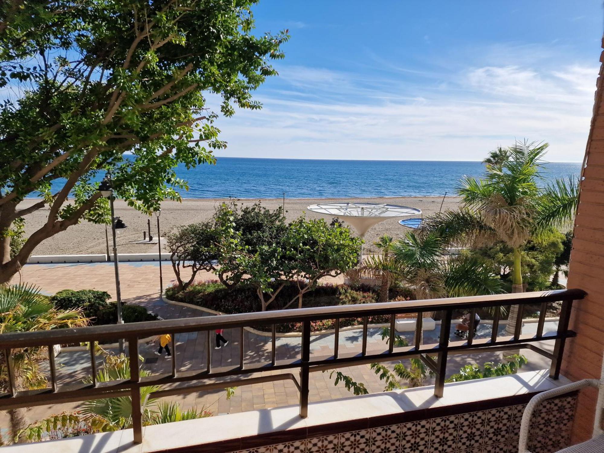 Estepona Playa Exterior photo